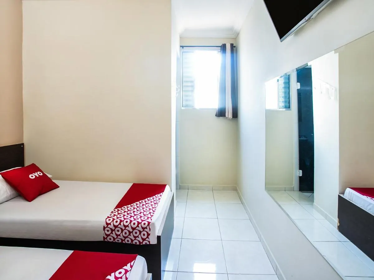 Oyo Hotel Tenda São Paulo 2*,
